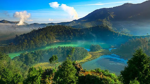 Danau Telaga Warna Dieng Java Wisata