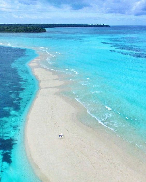 Pesona Wisata Pantai Ngurtafur Maluku